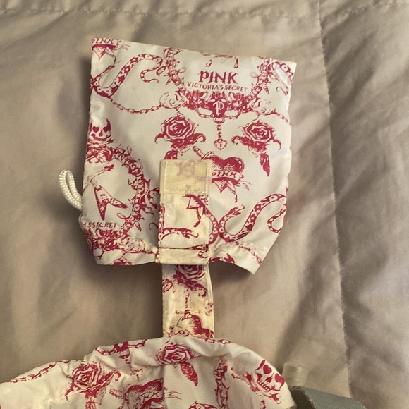 New no tags. Victoria secret PINK nylon and web travel bag in a pouch - Picture 7 of 9